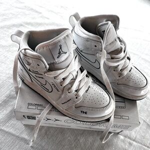 Nike Air Jordan White Schematics 1 Mid SS PS size 11 children’s